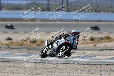 media/Nov-16-2025-Race Pace (Sun) [[8c5fa54630]]/Verified Riders/3-Turn 14 (1045am)/